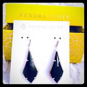 Beautiful Kendra Scott earrings NWT, NWB